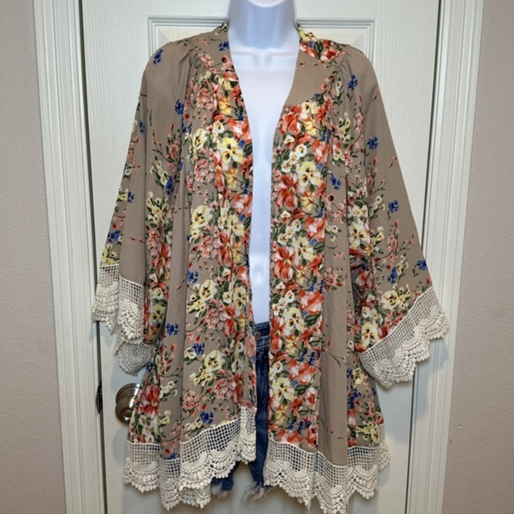 Umgee‎ Floral Kimono With Crocheted Trim Size M/L Boho Hippie